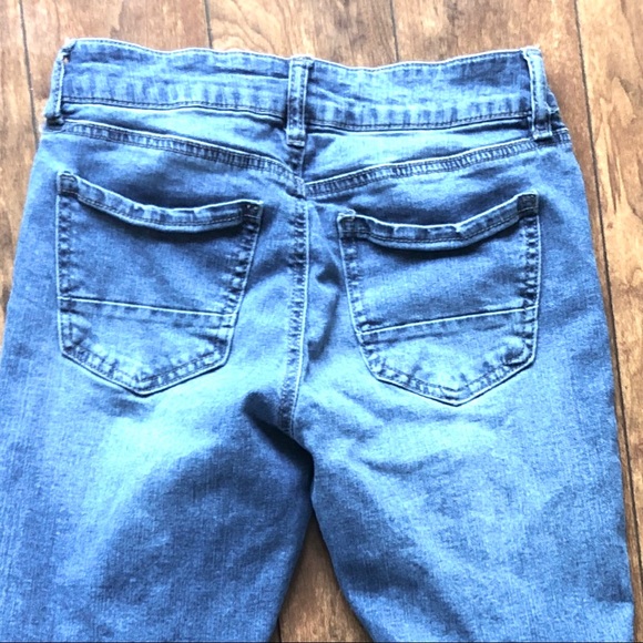 3/$25 Refuge Ripped & Distressed Medium Wash Jeans - Picture 5 of 5